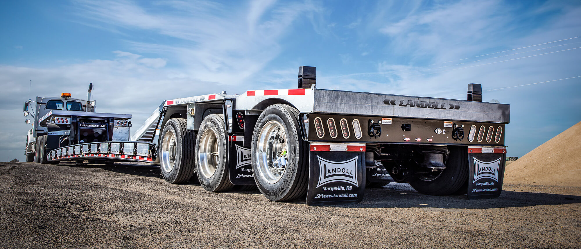 Lowboy Semi-Trailer